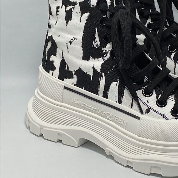 Alexander McQueen Tread Slick Graffiti Logo Ankle Boots size 37 - Picture 6 of 13